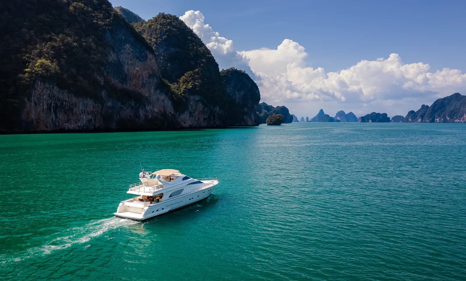 Sofia · Ferretti 80 4