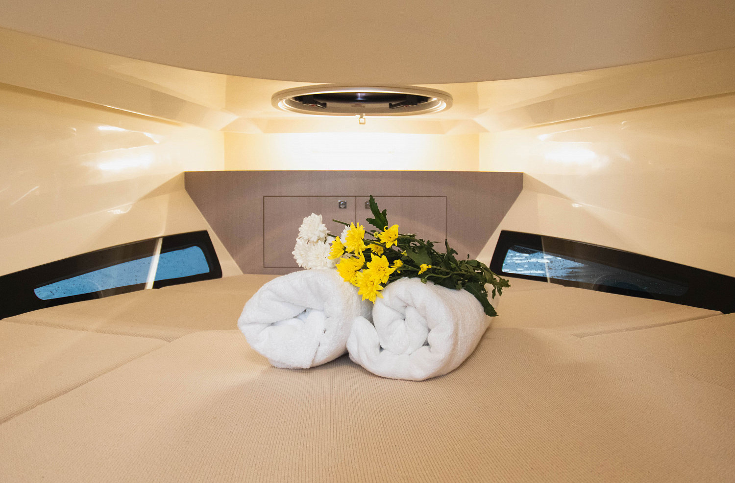 Prince 38 Sport Cabin "TIGER LILY"