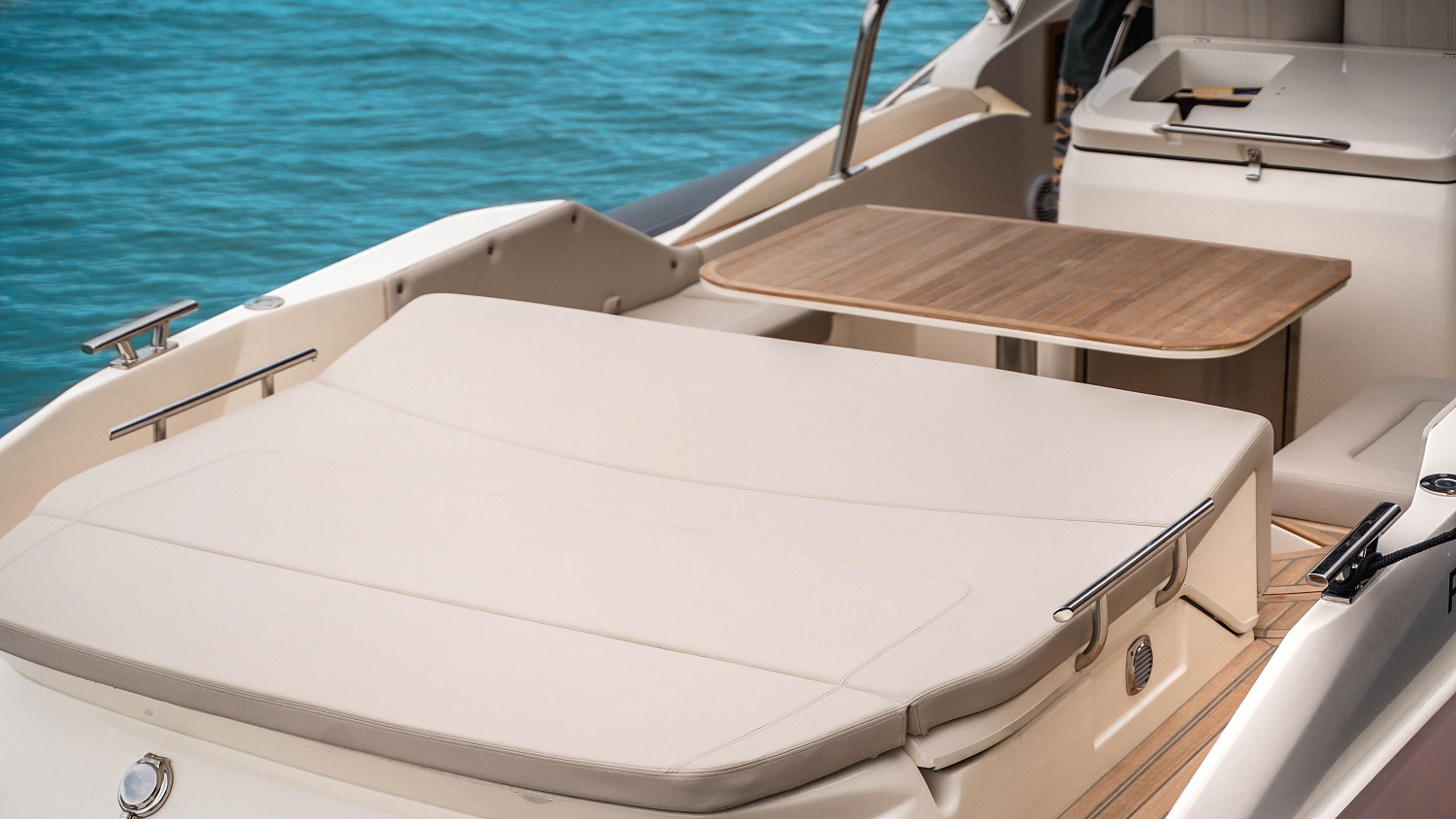 Prince 38 Sport Cabin "TIGER LILY"